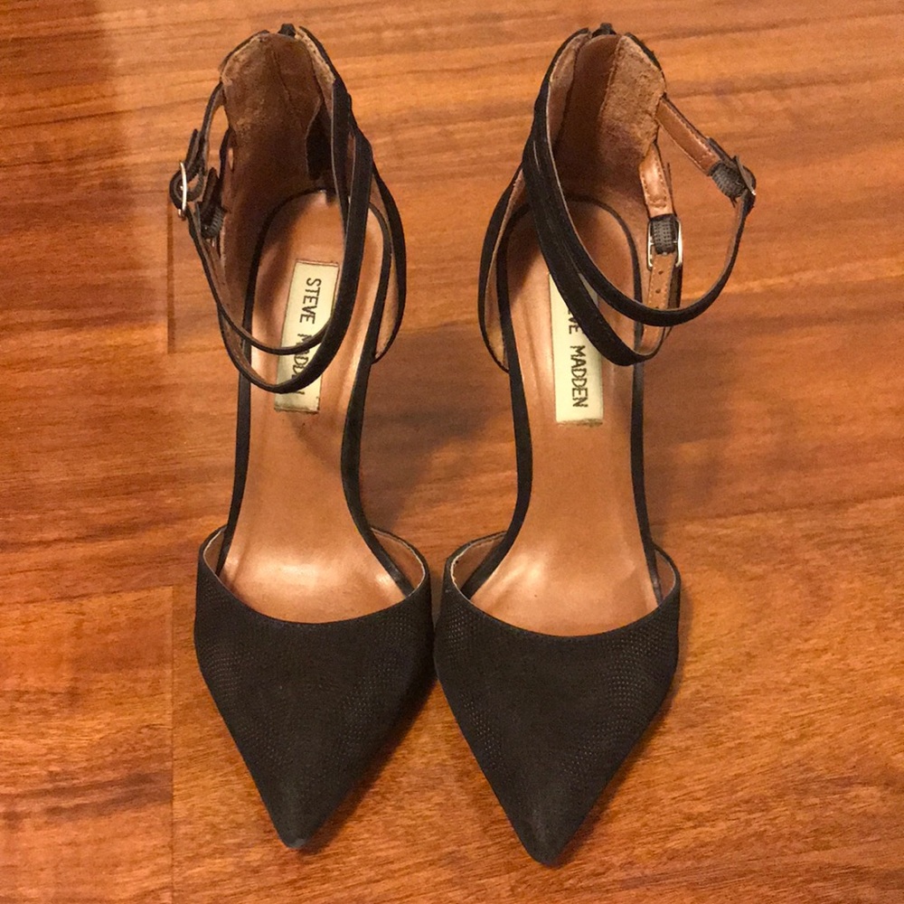 Steve Madden Strapped Pointed Black Heels